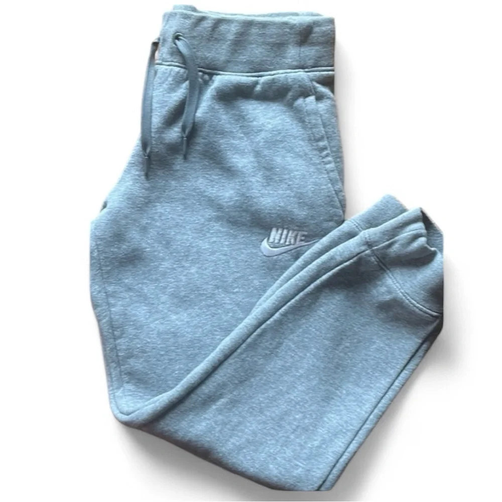 Nike Kids Light Gray Joggers, Youth Size Medium 10/12
